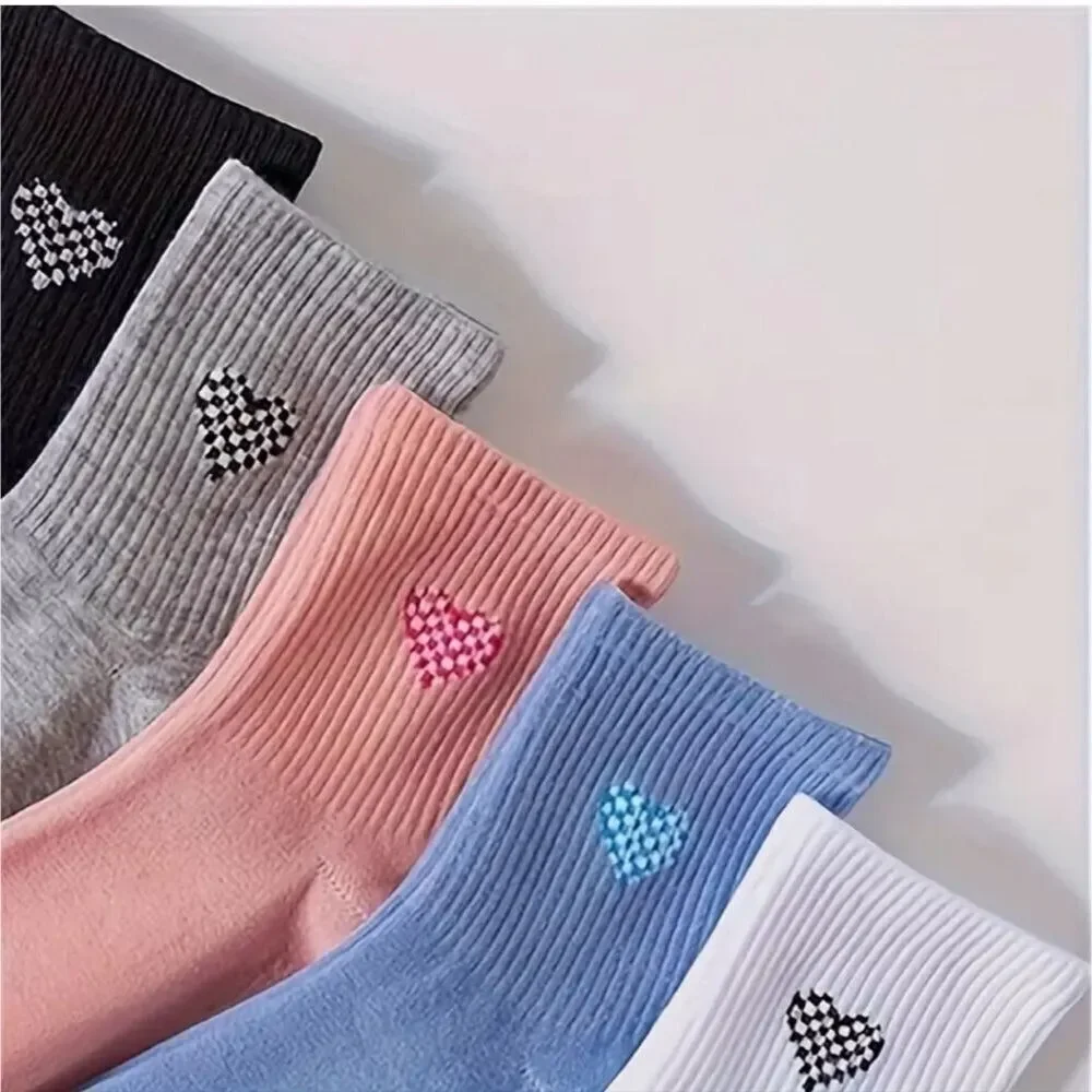 Checkered heart ankle socks skater girl accessory
